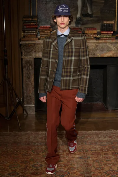 Look 47